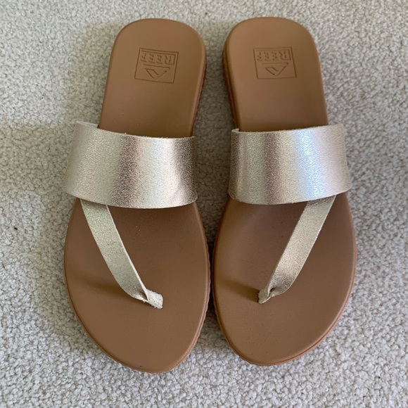Reef Shoes - NEVER WORN Champagne/Gold REEF Women's Flip Flops